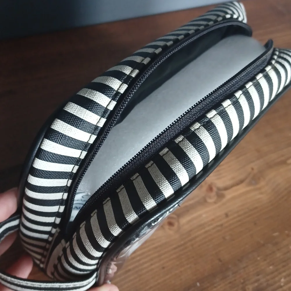 Oscar de La Renta cosmetic bag
